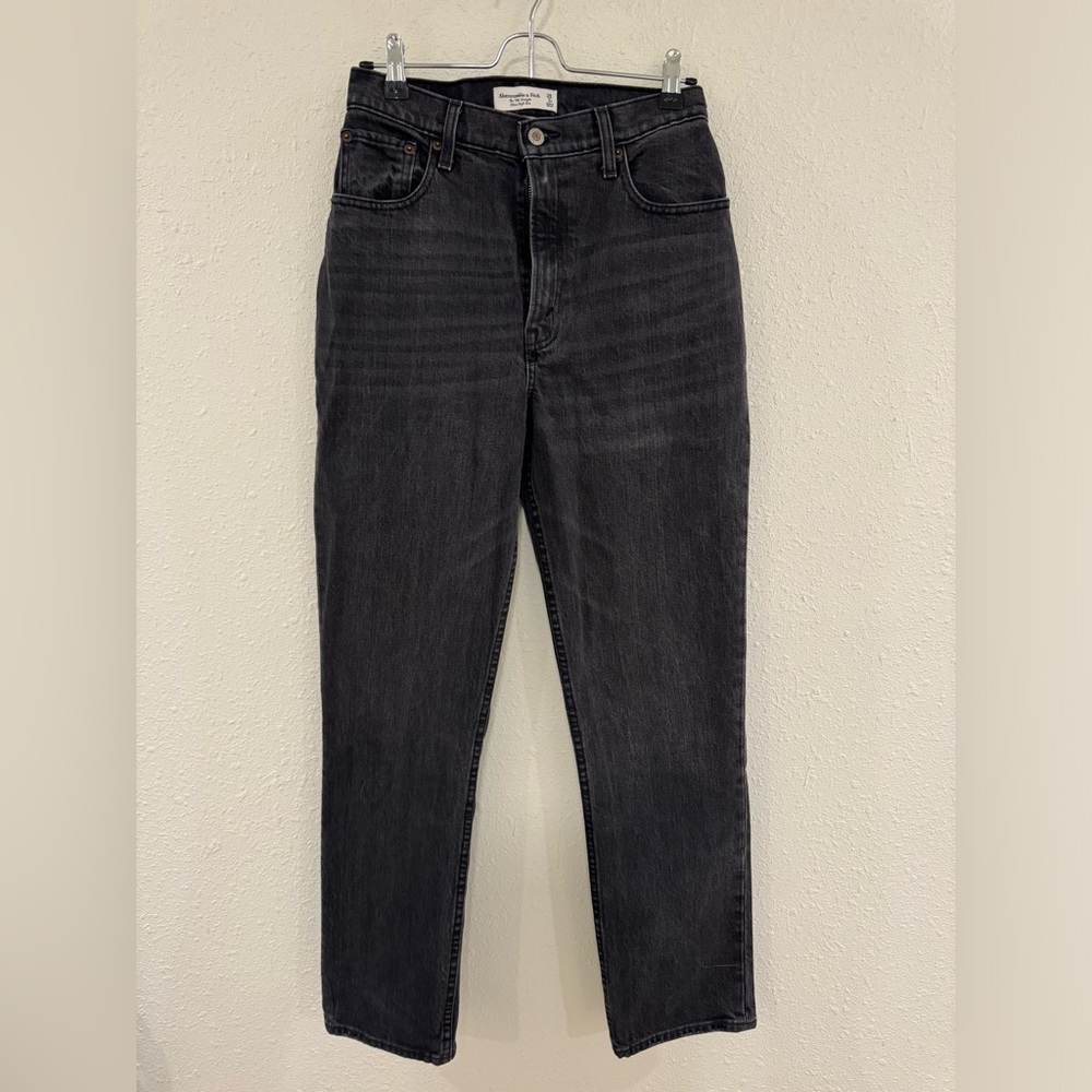 Abercrombie & Fitch Curve Love Ultra High Rise 90s Straight Jeans